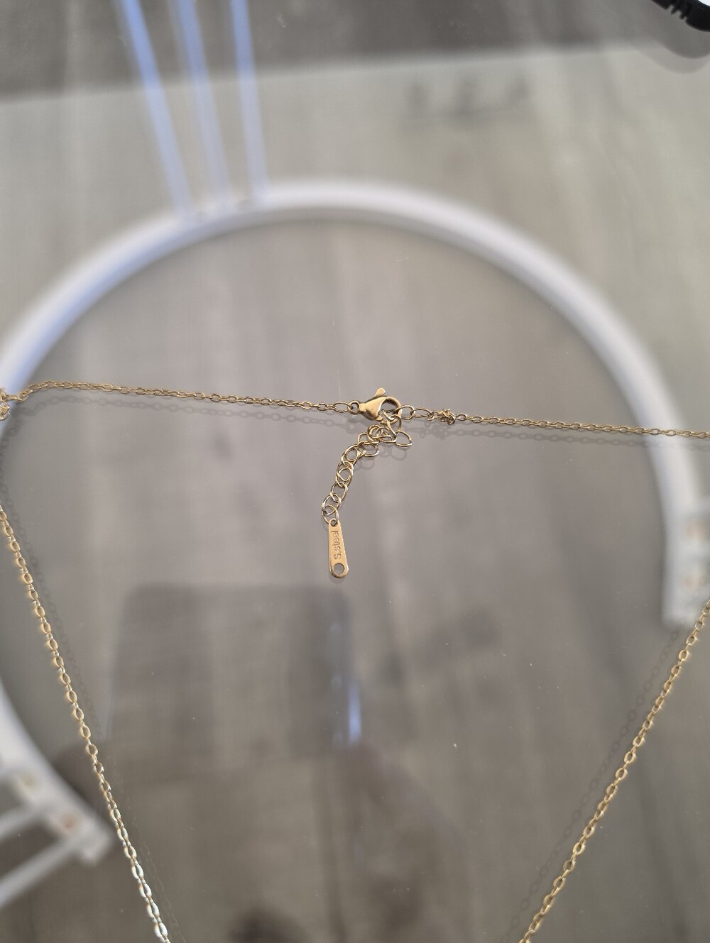Delicate Gold Crystal Horseshoe Necklace - Women's Jewelry St Tropez Fred - Picture 3 of 3
